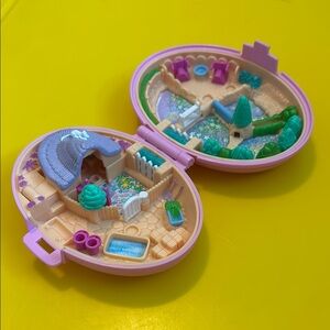 Vintage Polly Pocket Bluebird 1995 Shetland Pony Stables